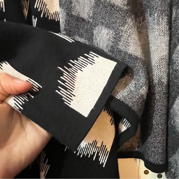 Alfani Black and White Patterned Cardigan size 1X - Picture 5 of 7